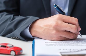 Можно ли поставить автомобиль на учёт в другом регионе (городе)? 23 businessman signing contract document rental contract insurance contract agreement concepts